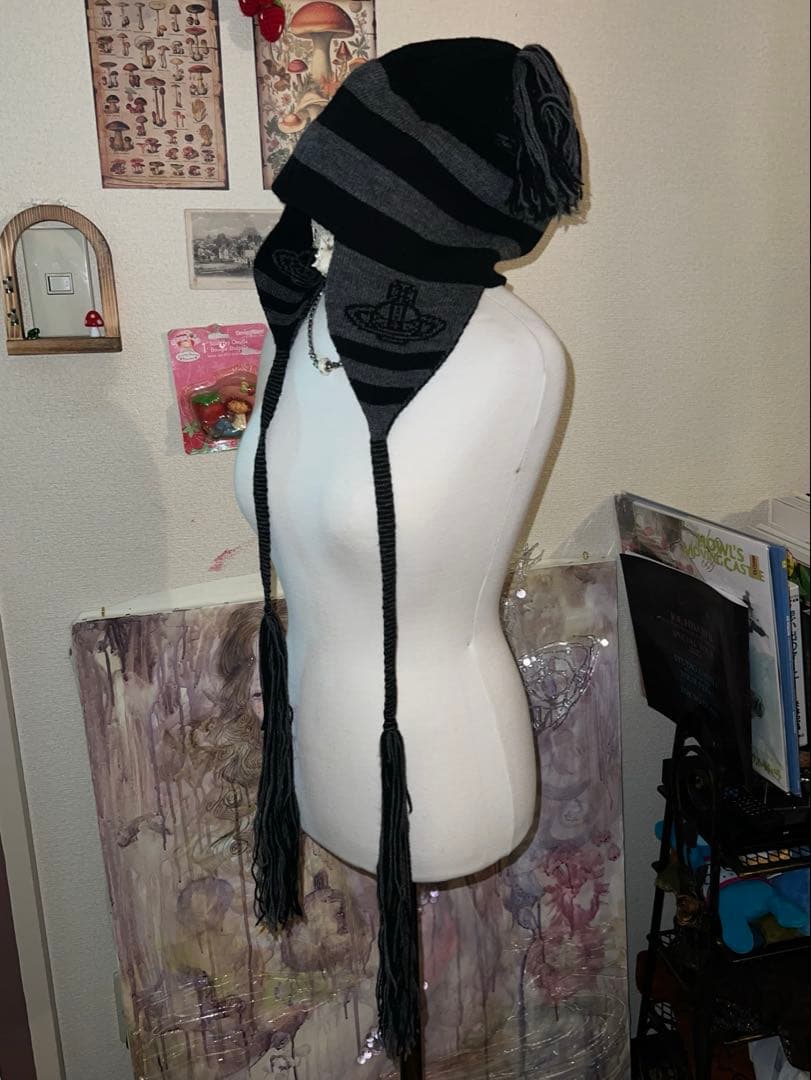 Vivienne Westwood ニット帽 黒とグレーのストライプ