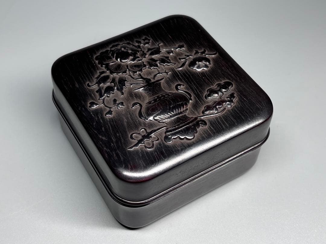 木製　小物入れ　紫檀　牡丹花　浮き彫り　極細工　文房具　中国美術　香合　美品