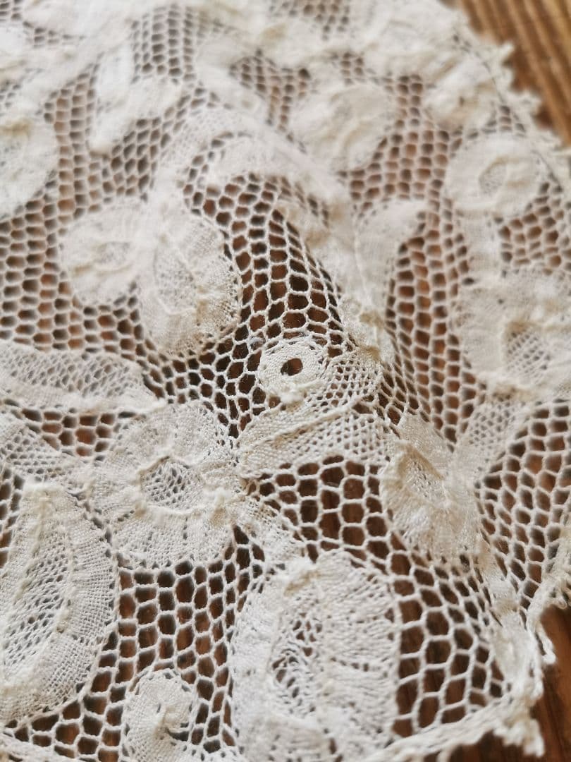 アンティークベルギー ブルージュレース デイジーのドイリー アイボリーベージュβ