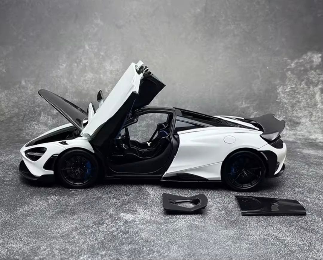 McLaren 765LT 1/18スケールモデルミニカー
