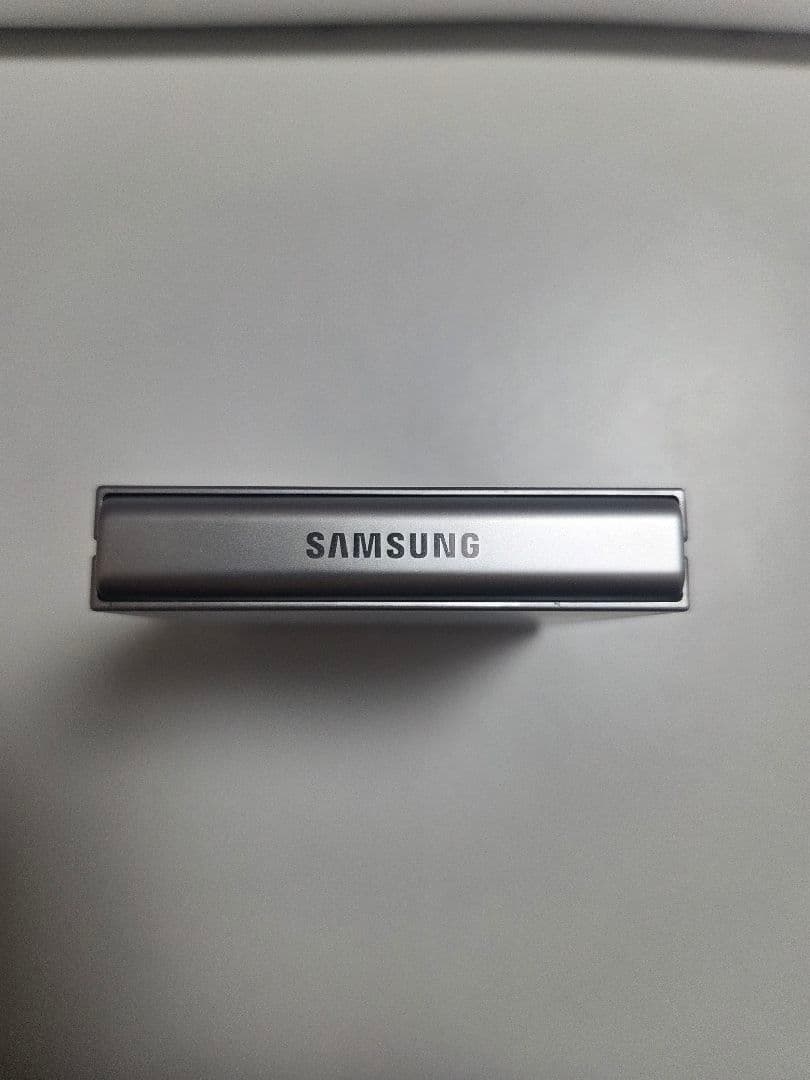 Galaxy Z Flip6 ホワイト