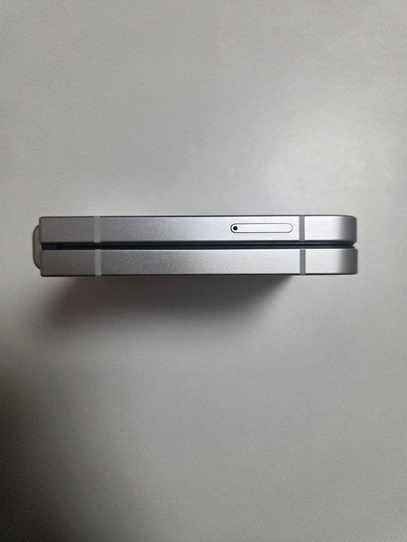 Galaxy Z Flip6 ホワイト