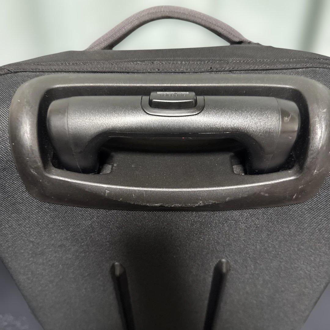 Patagonia キャリーバッグ 35L 機内持込可 タイヤ難あり