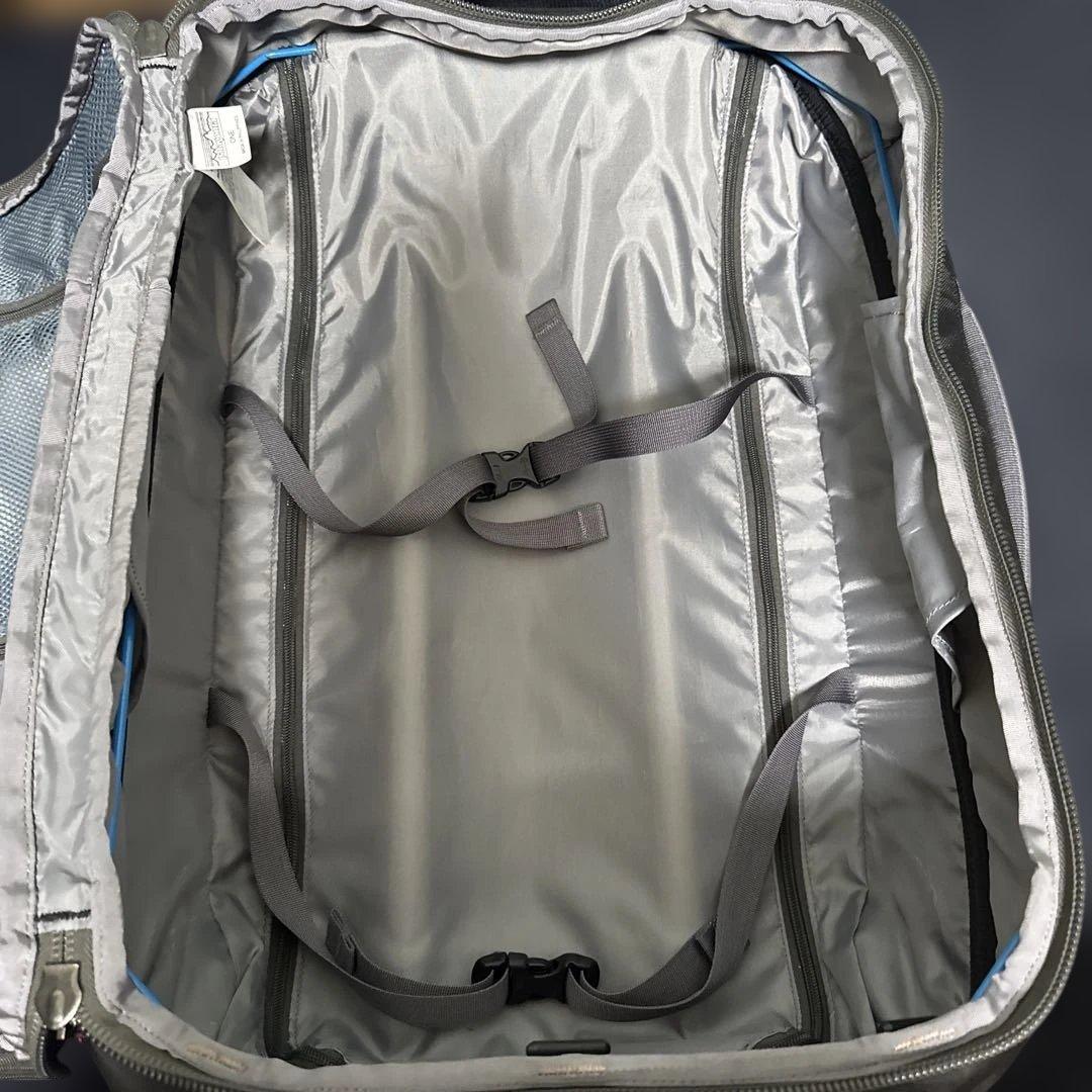 Patagonia キャリーバッグ 35L 機内持込可 タイヤ難あり