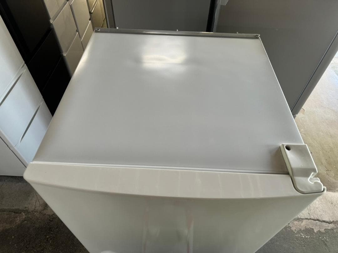 大阪送料無料★3か月保障付き★冷蔵庫★2015年★AQR-361D★R-983