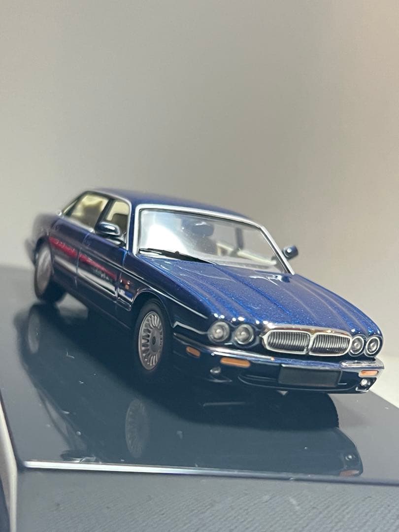 JAGUAR ジャガー XJ 1/43 ダークブルー