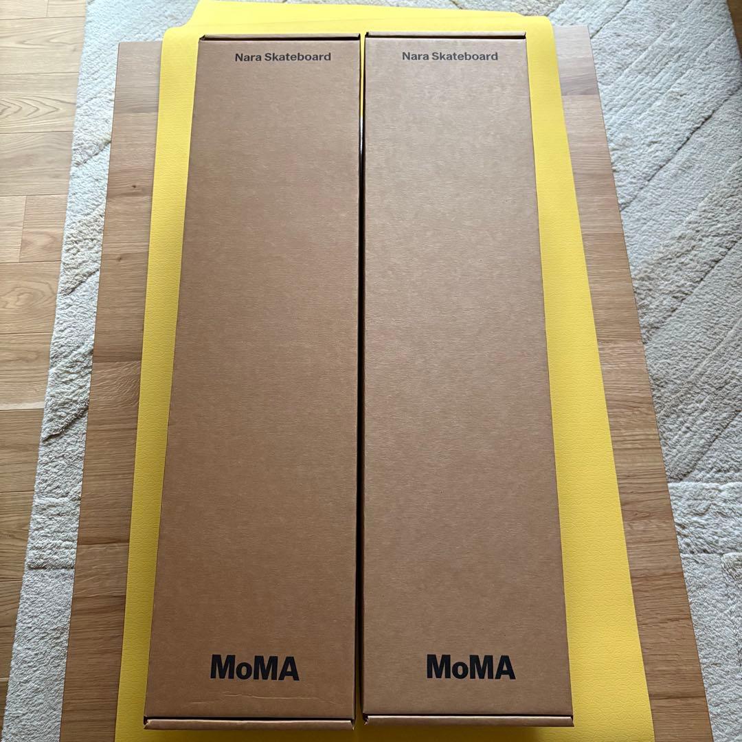 奈良美智　MoMA スケートボード　赤白2枚セット　付属カード・金具・元箱あり