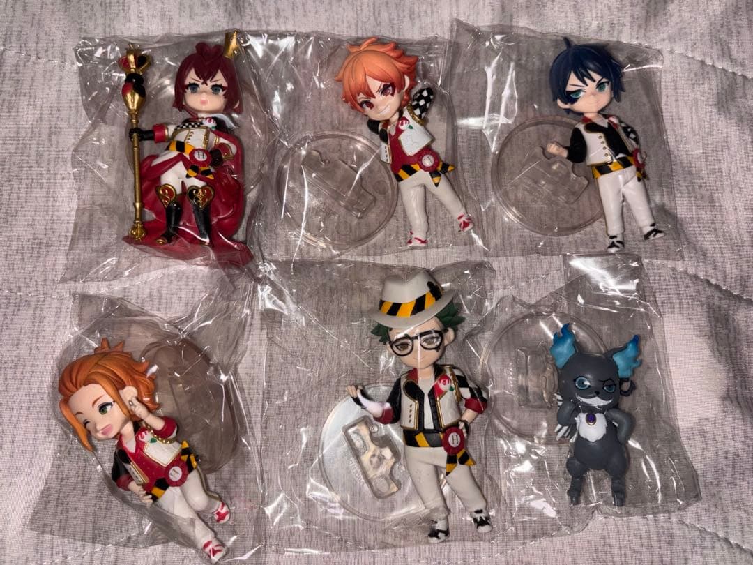 ツイステ デフォルメフィギュア シリーズ1 ハーツラビュル寮 6体セット