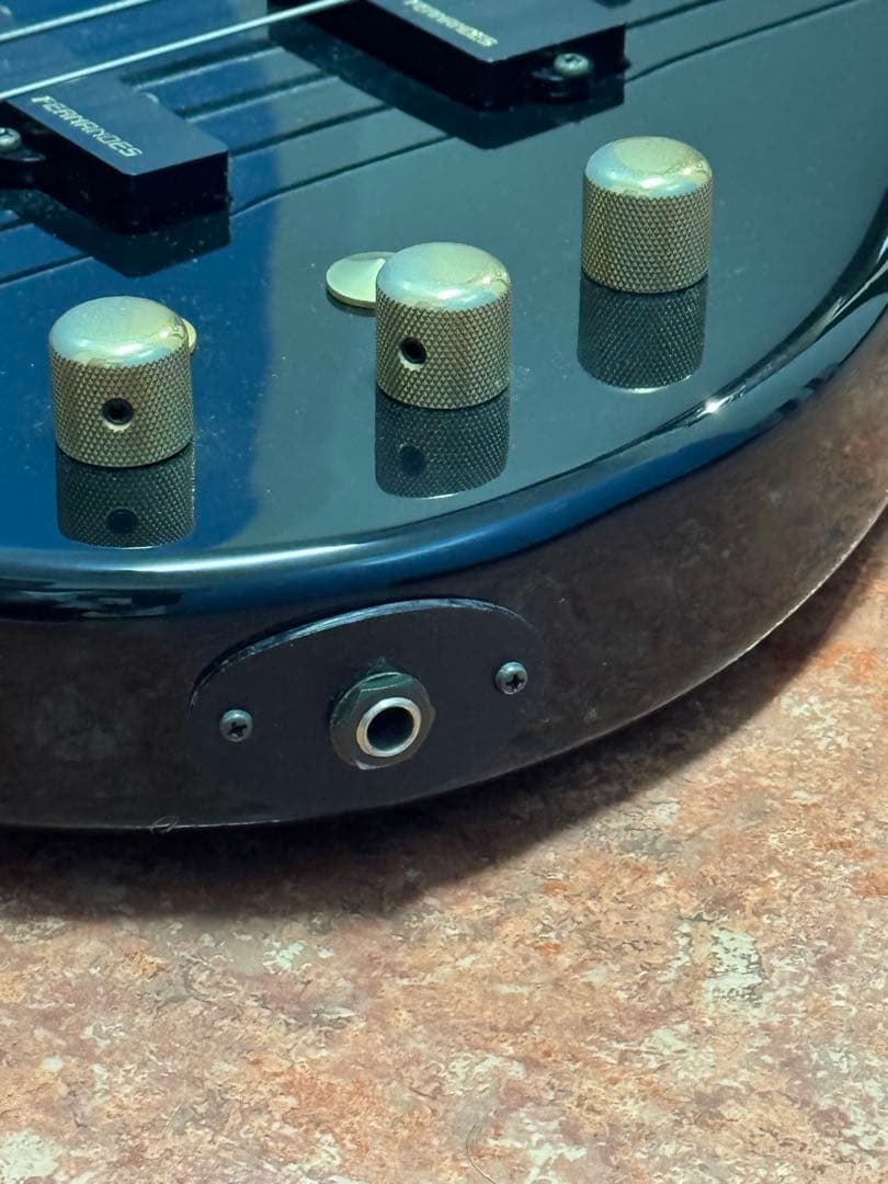 フェルナンデス ベース 90年代