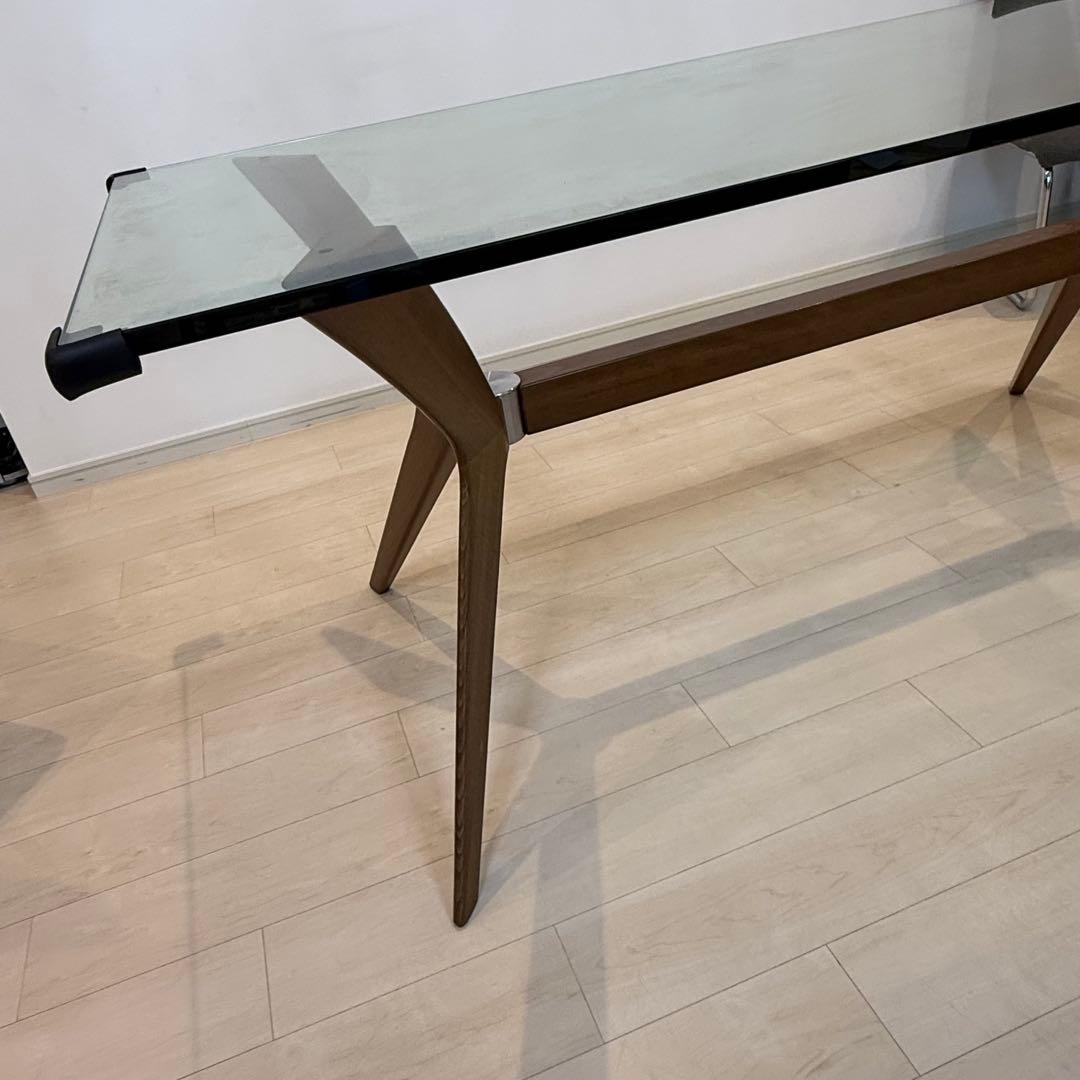 出品8/9まで！！カリガリス　ダイニングテーブル