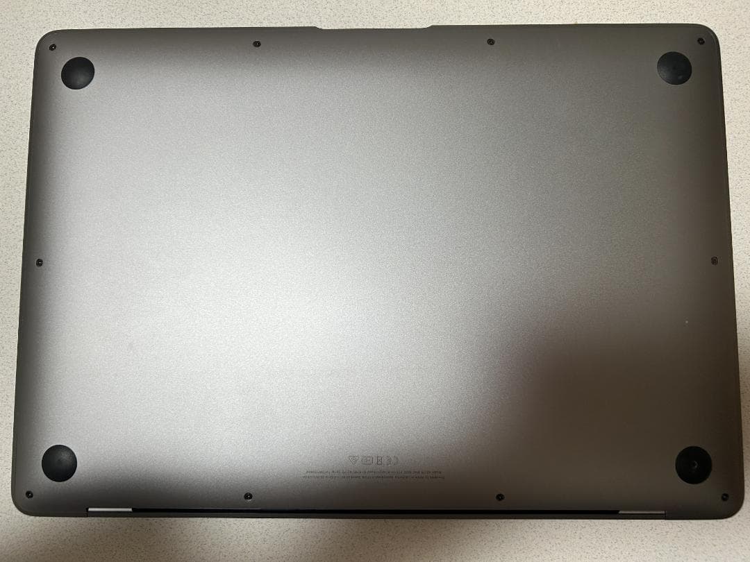 MacBook Air 2020 Core i3 13インチ 256GB