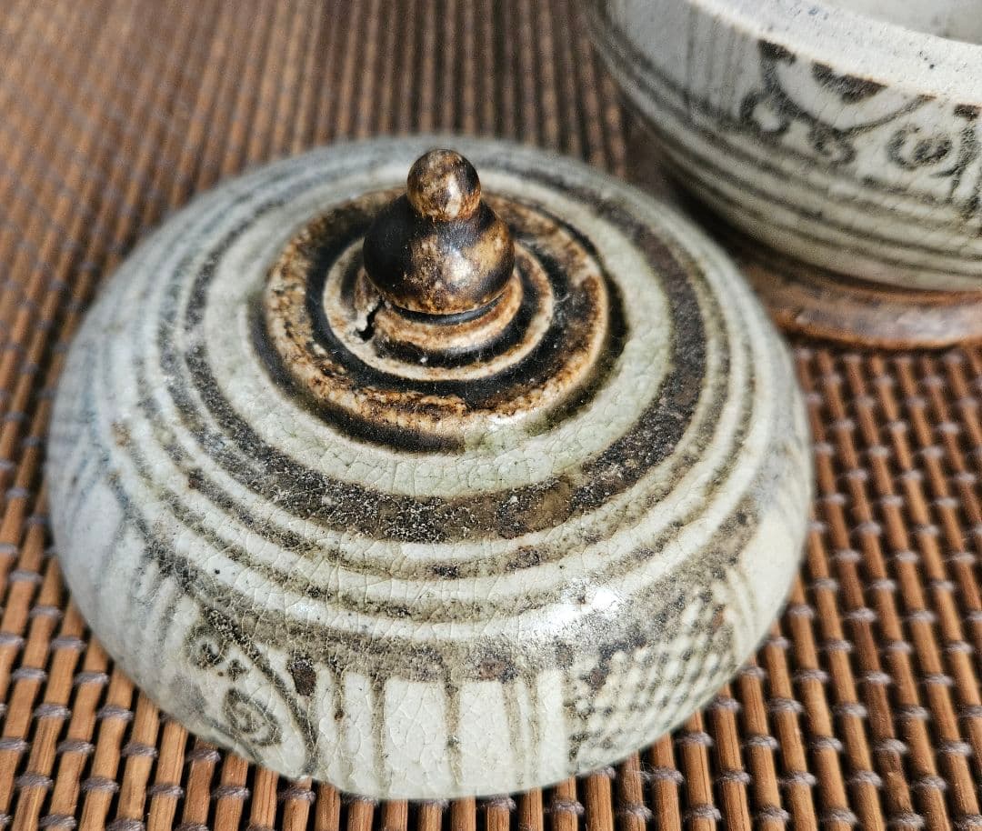 【名品❗】16世紀　タイ古陶磁器　スワンカローク窯　宋胡録　鉄絵　合子　蓋物