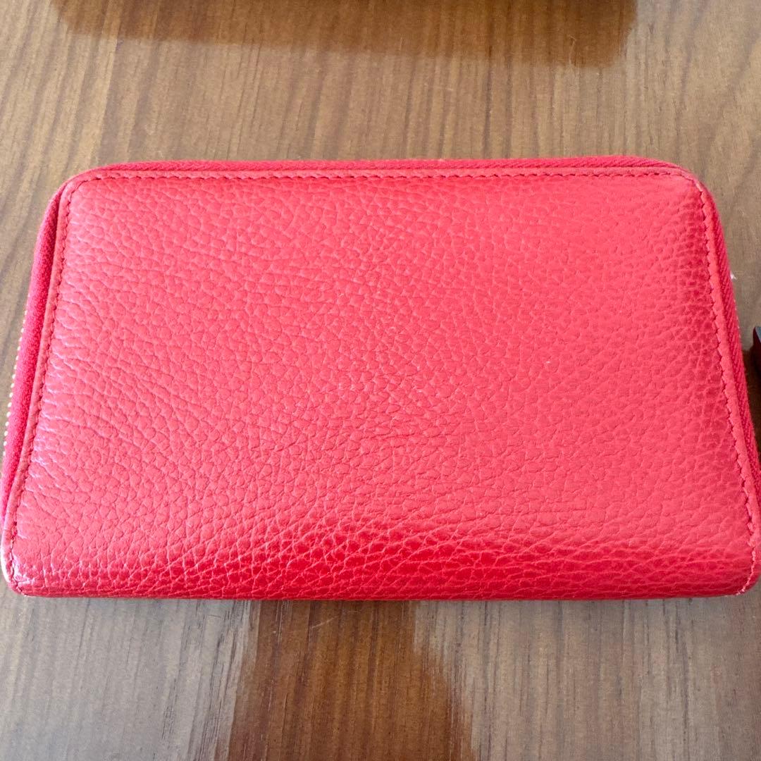 グッチ　財布　赤