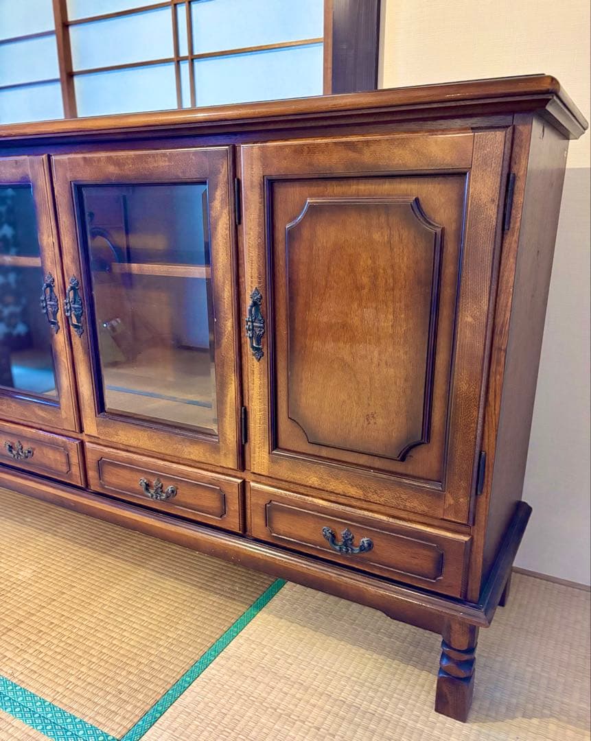 【カリモク】コロニアル　サイドボード　リビングボード　キャビネット