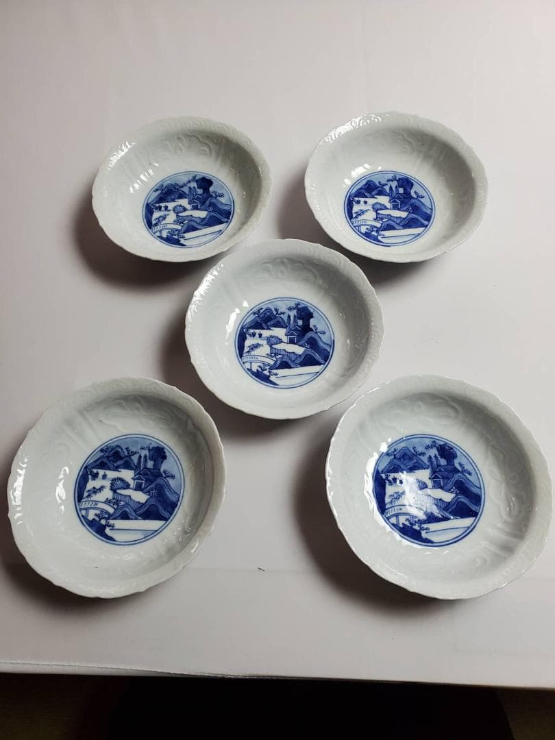 伊万里陽刻染付なます皿　渦福