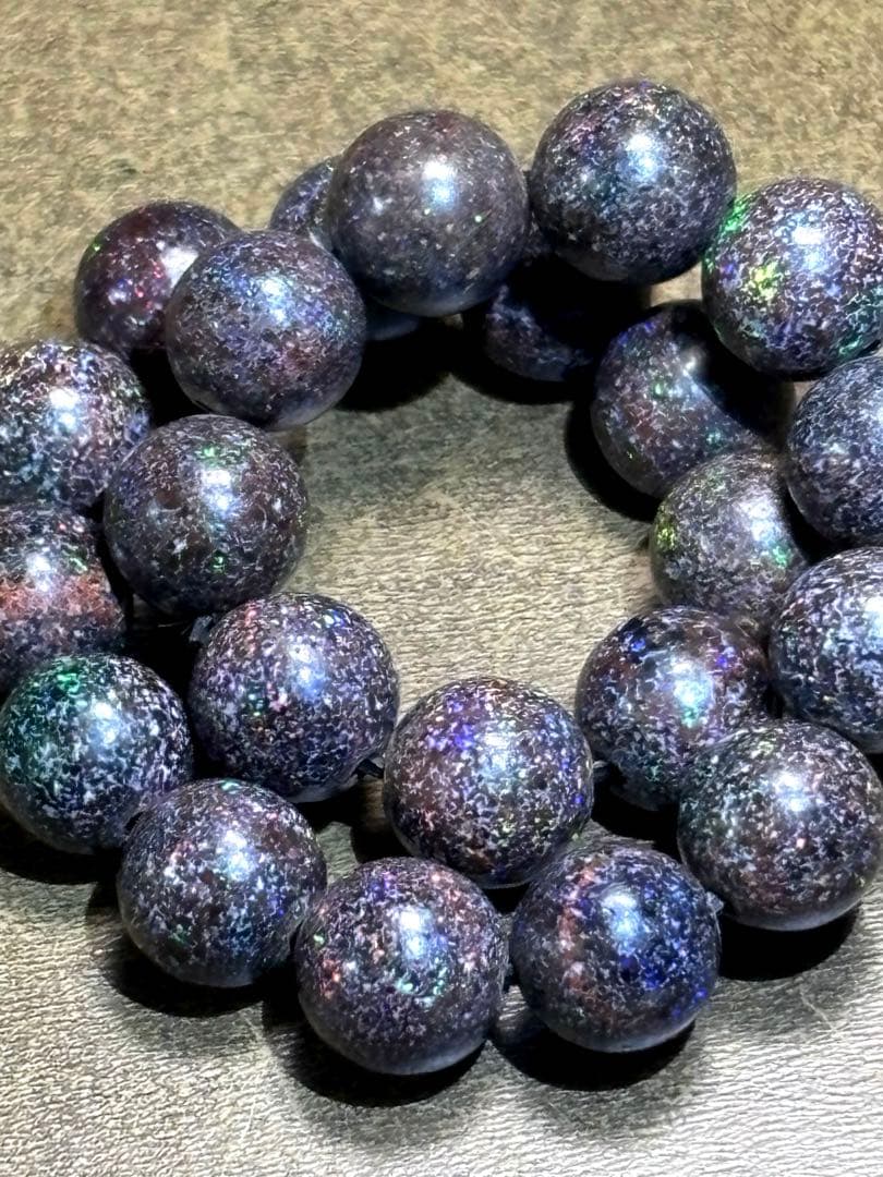 ハイグレード！！ブラックマトリックスオパールブレス約8.6㎜（新品）虹色遊色