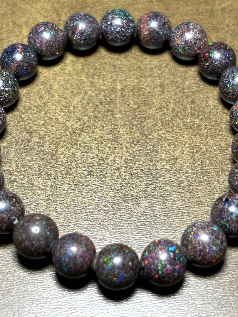 ハイグレード！！ブラックマトリックスオパールブレス約8.6㎜（新品）虹色遊色