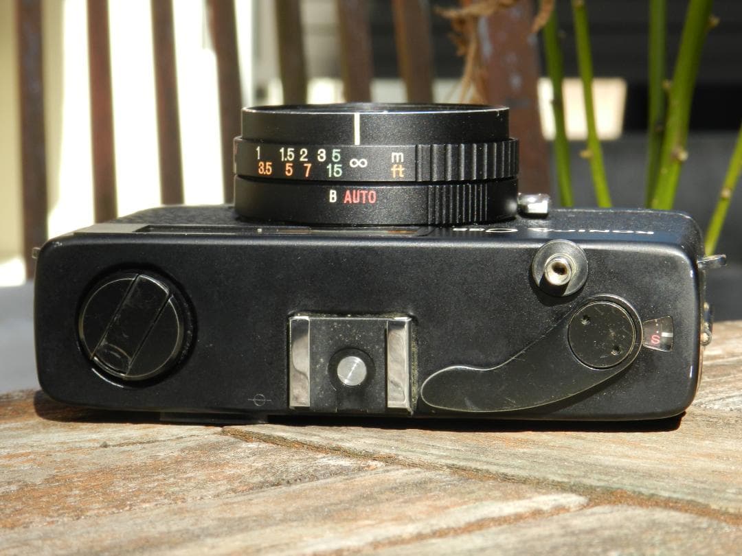 美品　KONICA C35 ブラック レンジファインダーカメラ 即撮影可