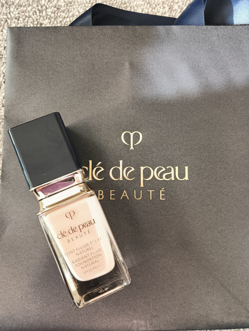 クレ・ド・ポー・ボーテ clé de peau リキッドファンデーション