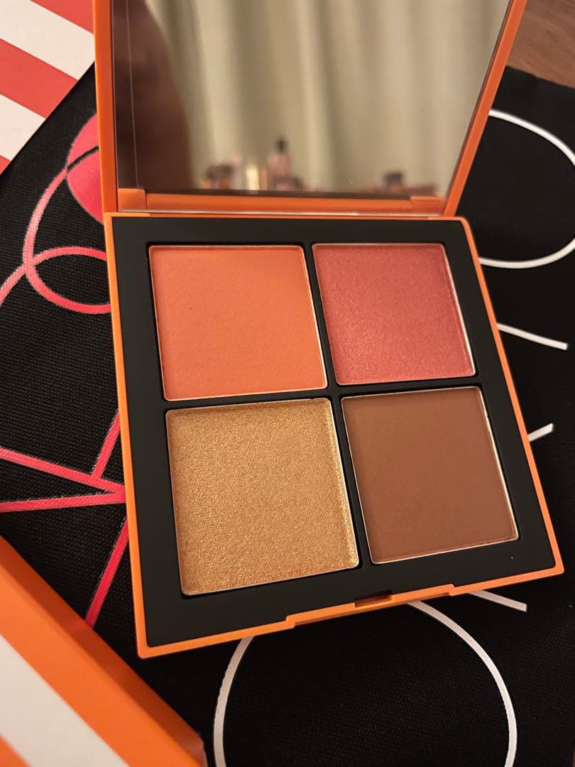 ナーズ ホットエスケープチークパレット III 特典トートバッグ付き　NARS