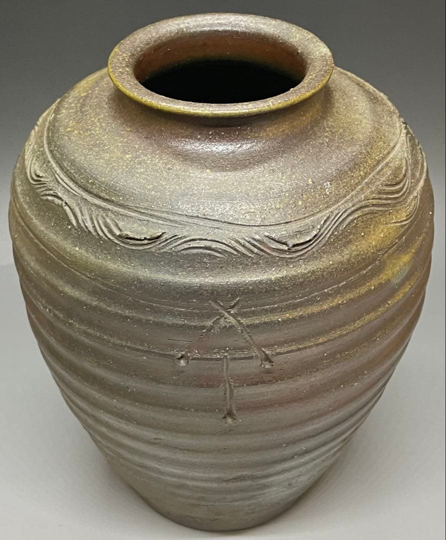 古備前　波状文壺　箱付　X593