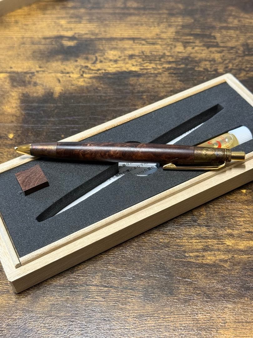 野原工芸　ホンジュラスローズ瘤　斑紋孔雀色金具