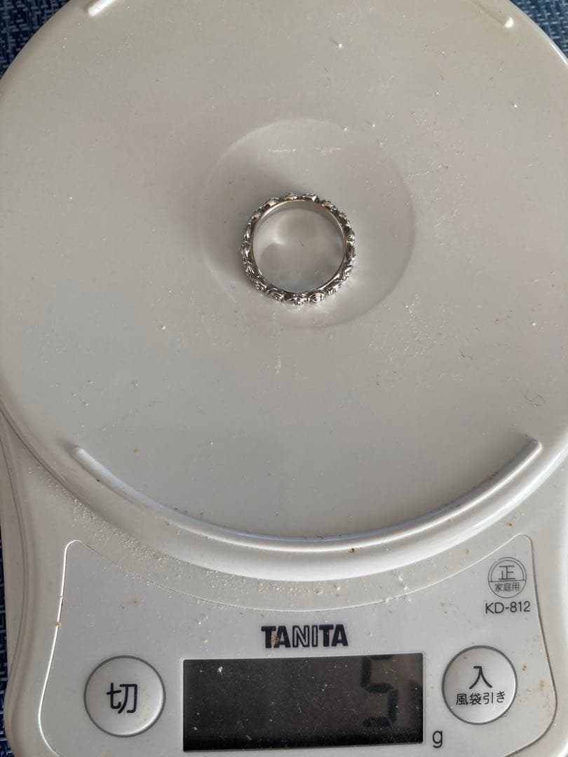 カレライカレラ　薔薇一文字リング 750WG