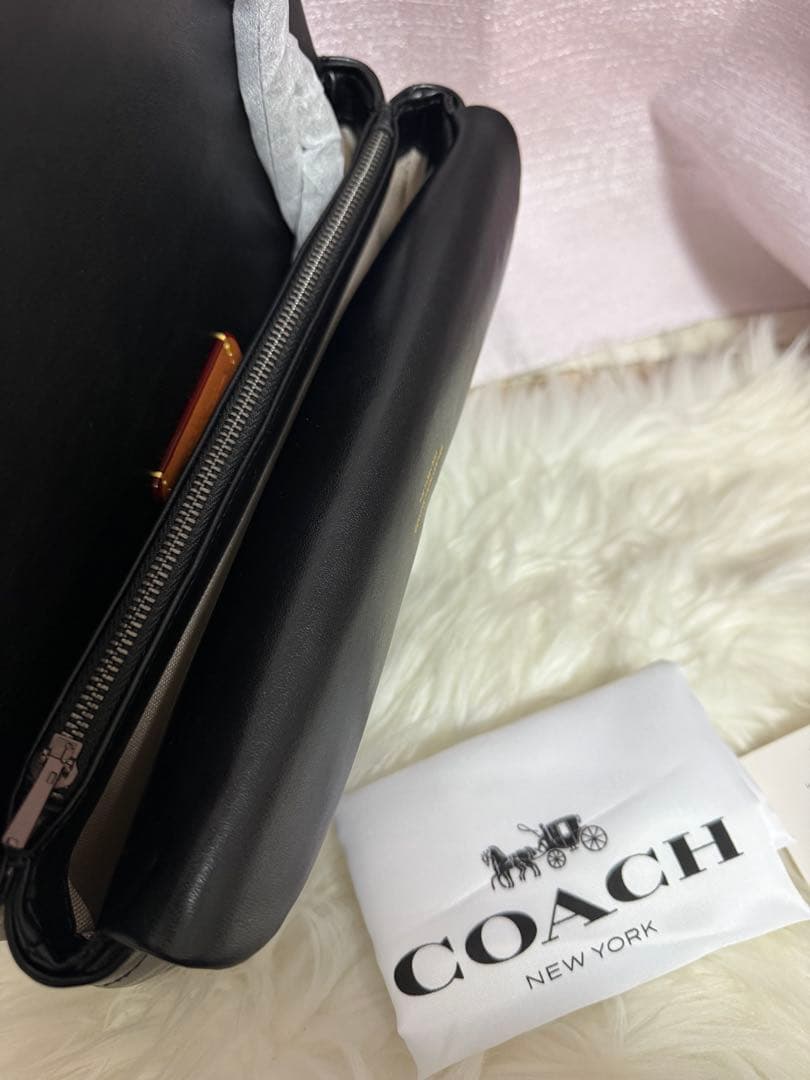 COACH ブラック ショルダーバッグ キルティング26cm