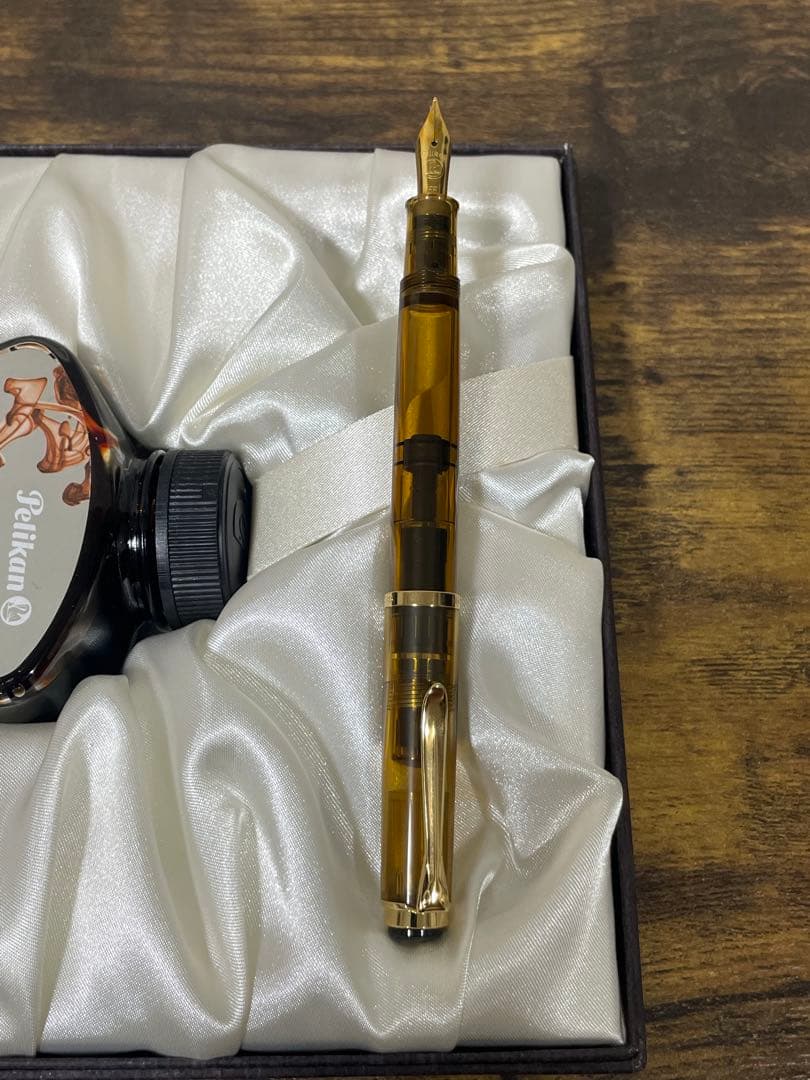 試筆のみ　2014年　特別生産色　万年筆　M200 コニャック　EF 備品付き