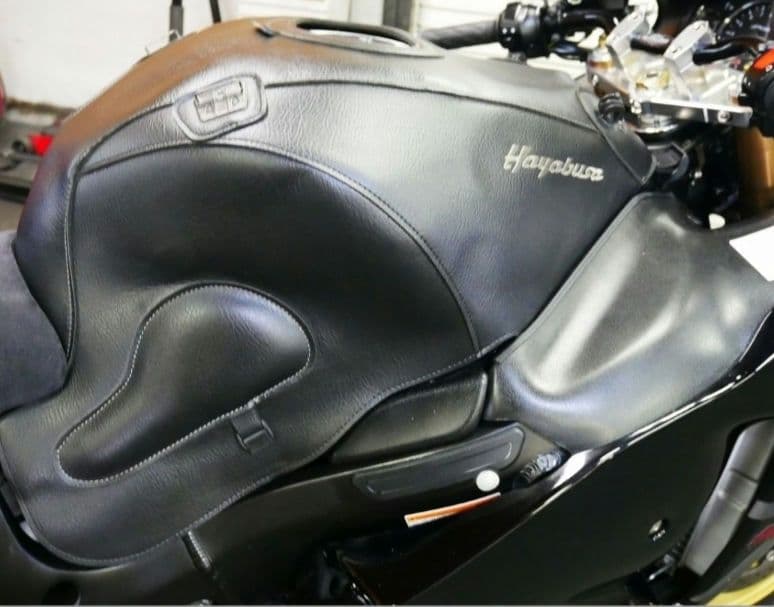 gsx1300r　初期型　Hayabusa バグスター　タンクカバー　99-07