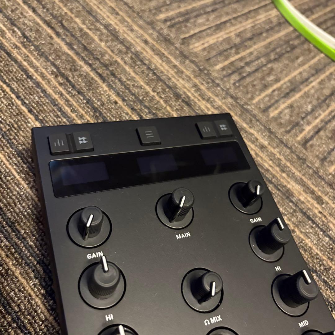 DJ機材 TRAKTOR Z1 mk2