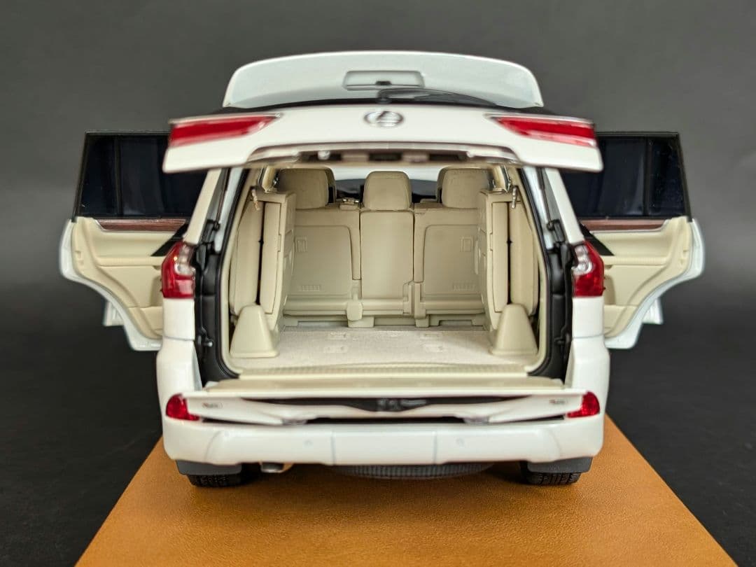 【Nori】kyosho 1/18 LEXUS LX570ソニッククォーツ