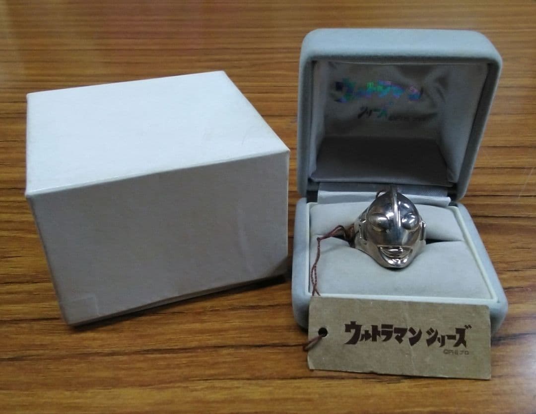 ウルトラマン　シルバー製　フェイス型リング　未使用品