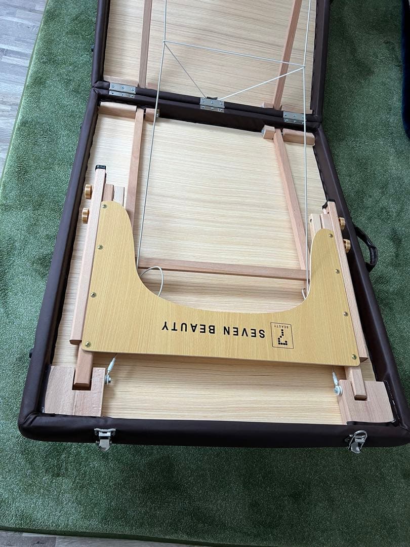 【引き取り・受け渡し希望】 軽量木製折り畳みベッド エステ.整体.マッサージ用