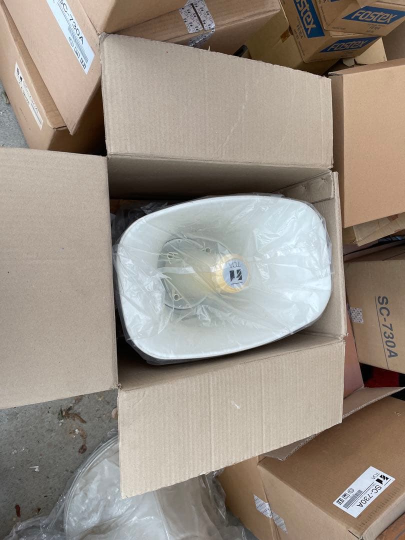 スピーカー　演説等で使用　車用他4機　ほぼ新品