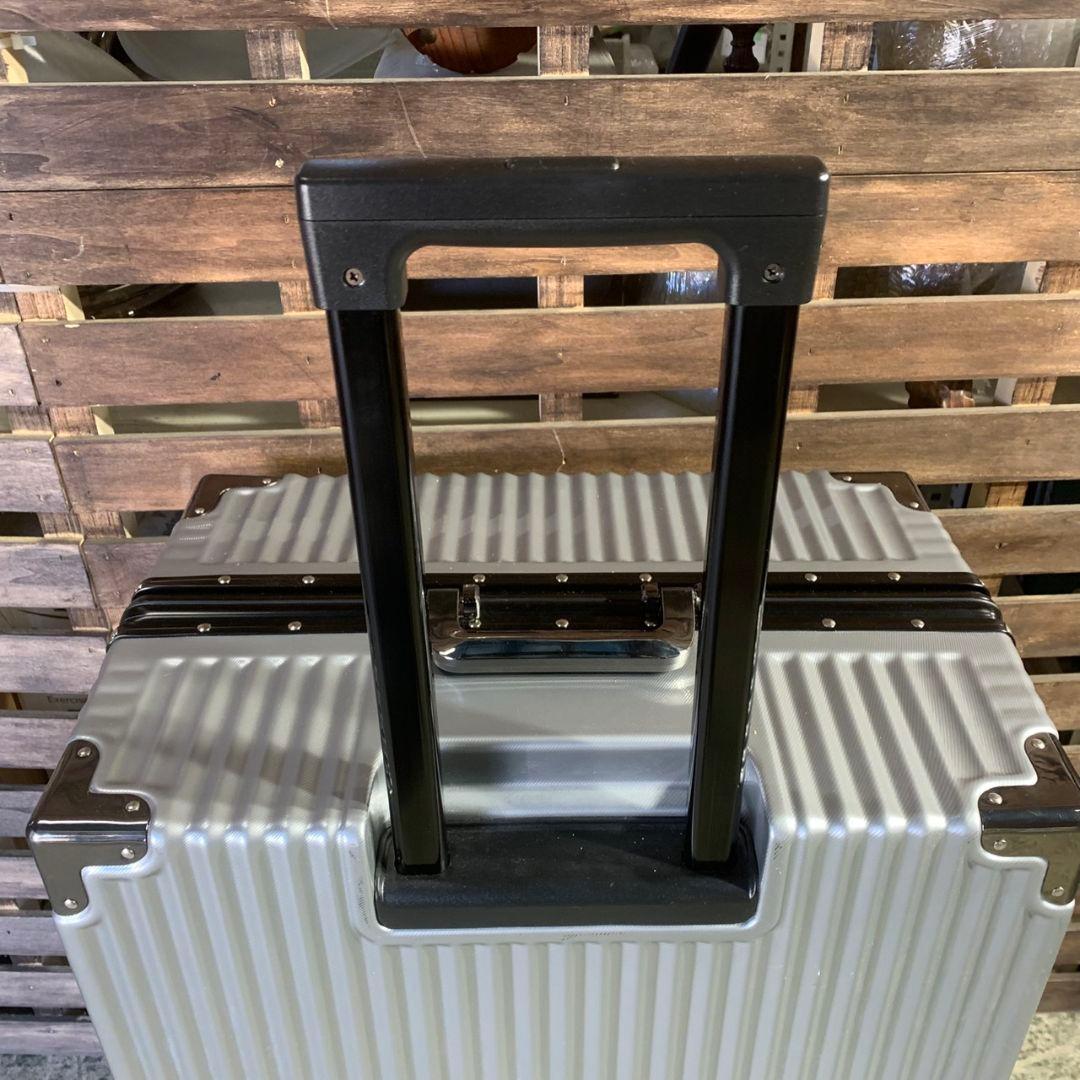 K829 スーツケース 大容量 キャスター ダイヤルロック付き