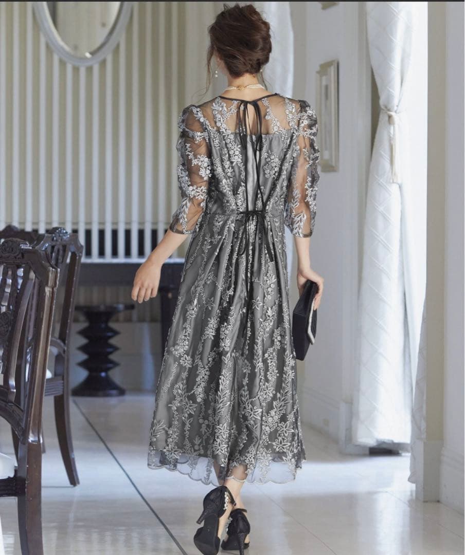 刺繍入りミディ丈ドレス L