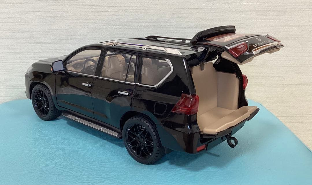 レクサス LX570 ブラック LEXUS 1/18