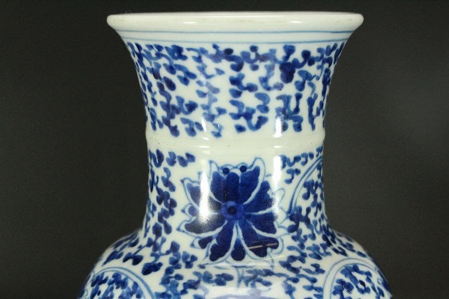 中国美術 青花 纏枝蓮花 武人紋 瓶 高25.5cm(HA374)