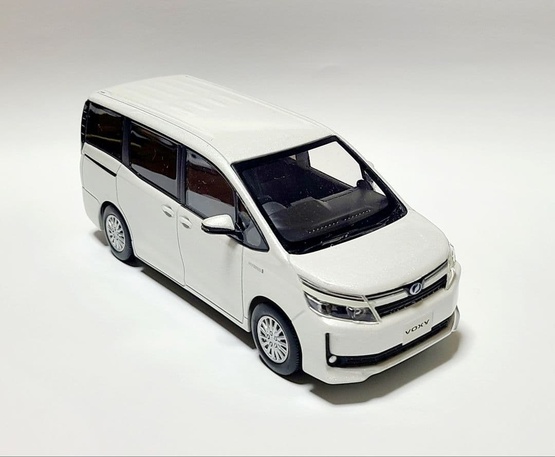 トヨタ 80系 ヴォクシー カラーサンプル