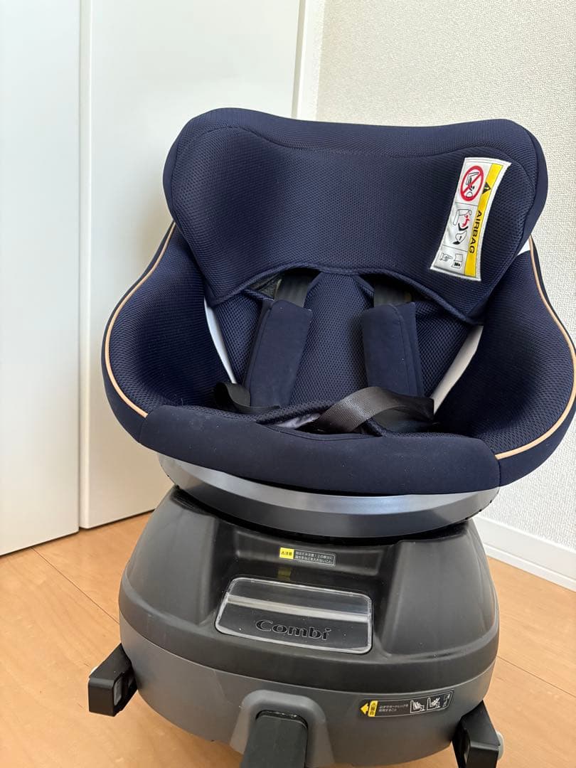レオ　Combi クルムーヴスマート　チャイルドシートISOFIX