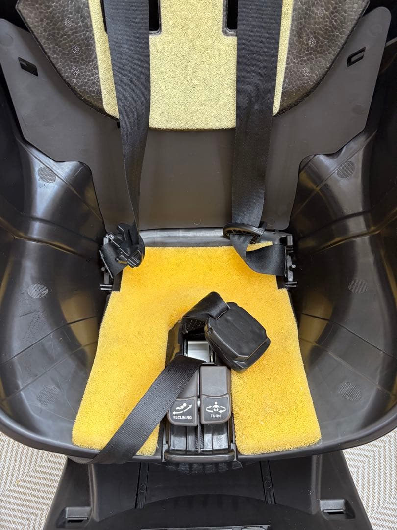 レオ　Combi クルムーヴスマート　チャイルドシートISOFIX