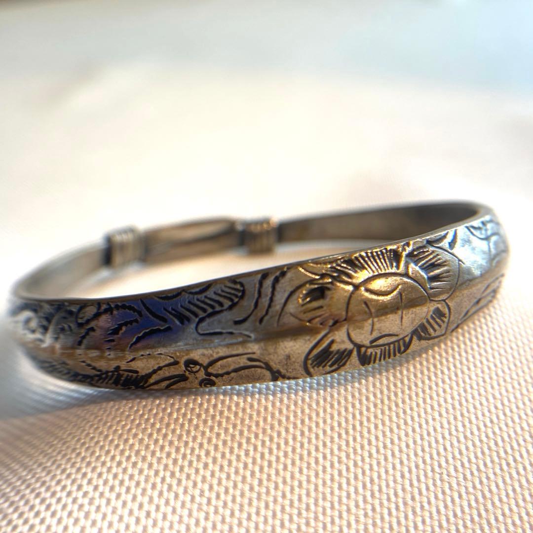 Old tribal silver 純銀 花鳥カービングバングル苗族 伝統工芸品