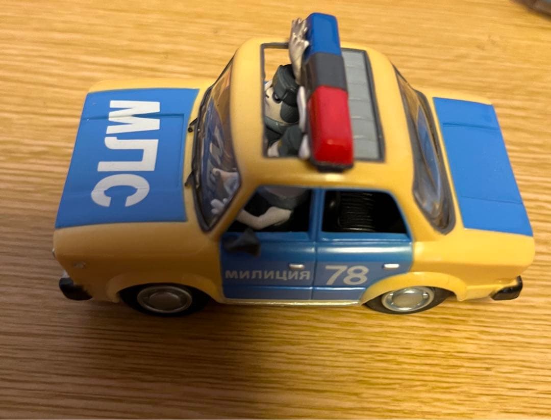 ウサビッチ　プルバックトイ　カー 2台セット