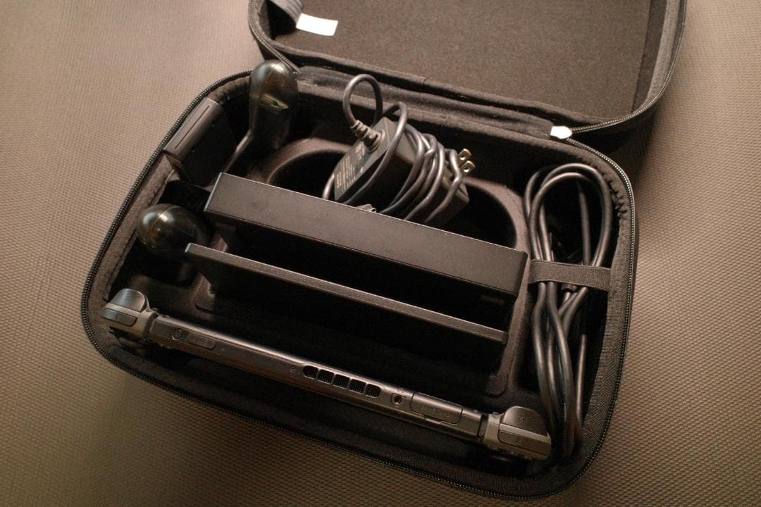 ニンテンドー スイッチ 本体 旧型 2018年 ケース付 Switch