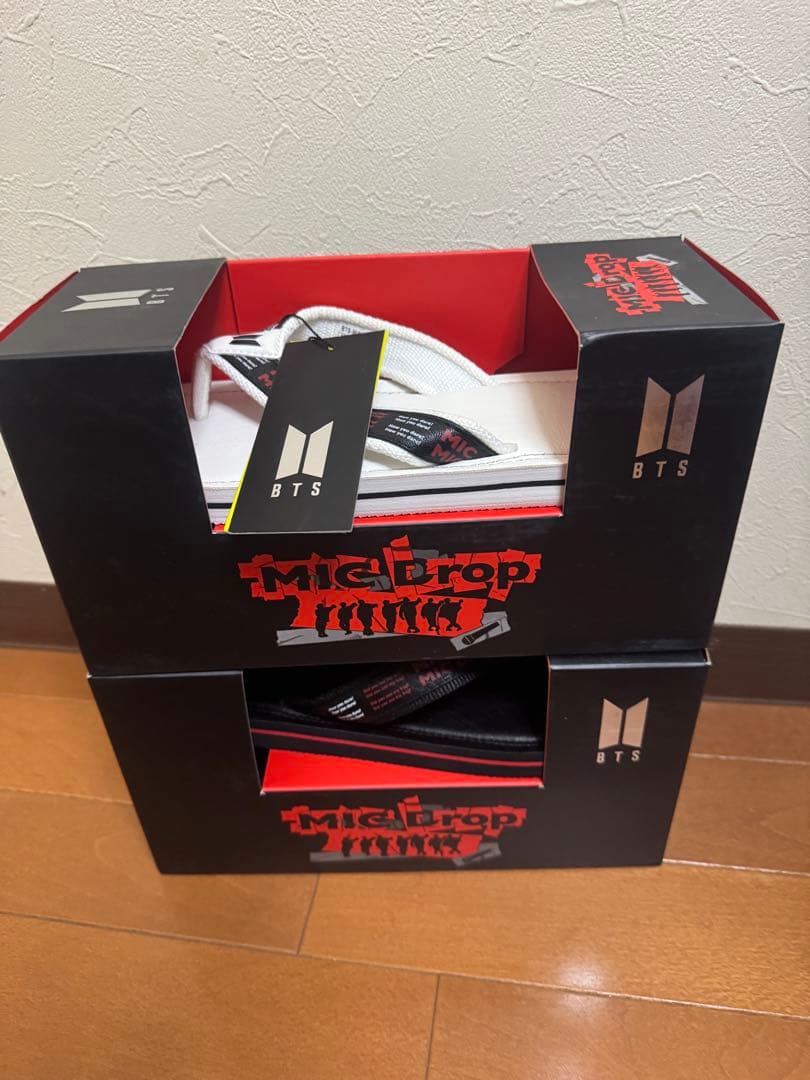 BTS サンダル ホワイト/ブラック 箱付き セット復活