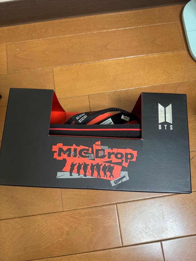 BTS サンダル ホワイト/ブラック 箱付き セット復活