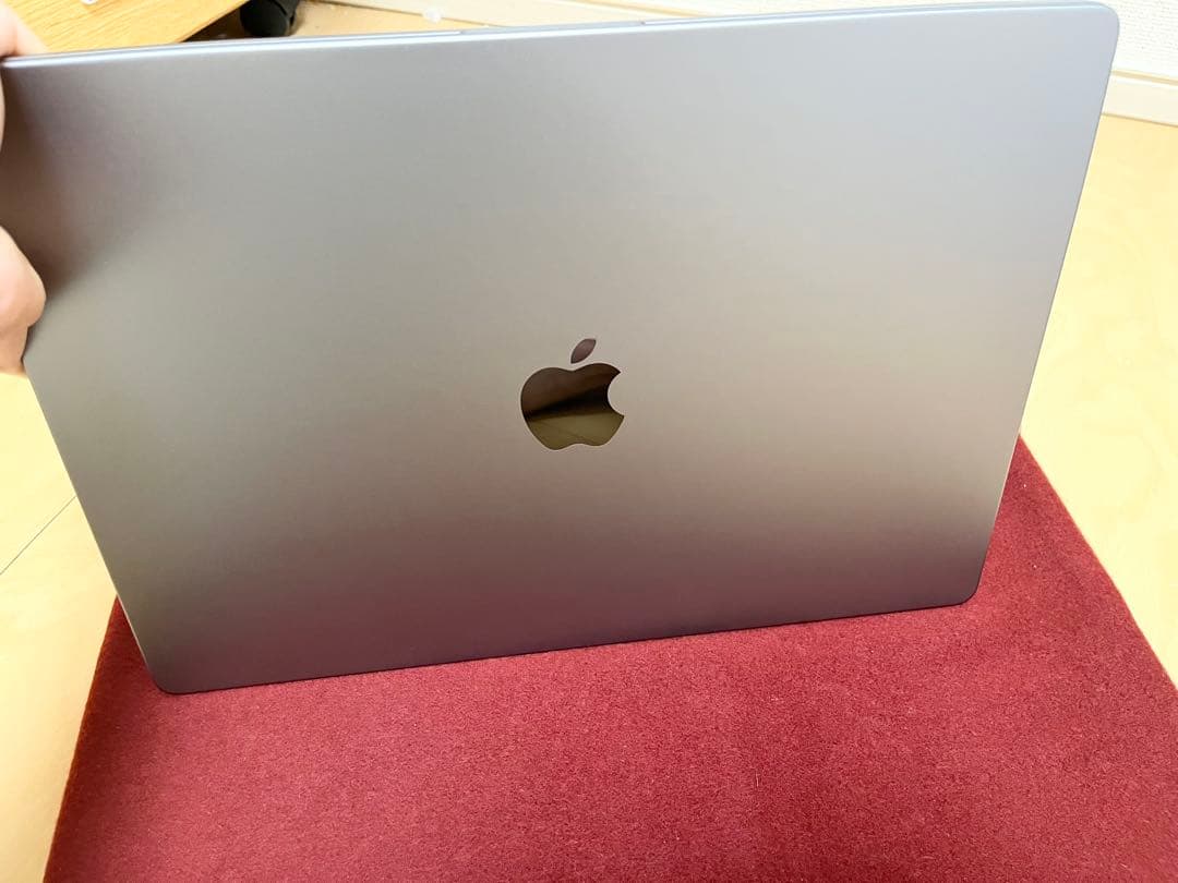 極美品MACBOOK PRO M1 2021 16インチ　32GB 充電回数２回