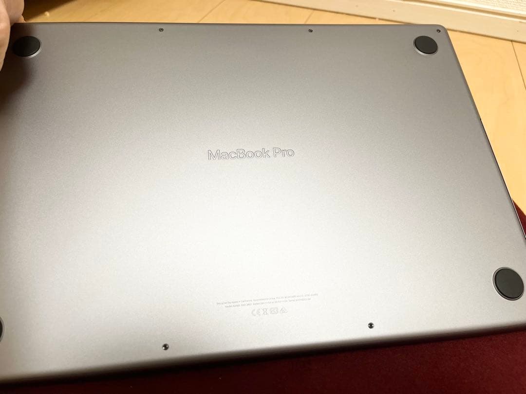 極美品MACBOOK PRO M1 2021 16インチ　32GB 充電回数２回