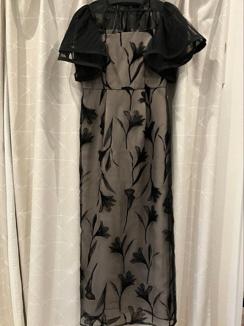 LE’RURE Circurar sleeve flower dress